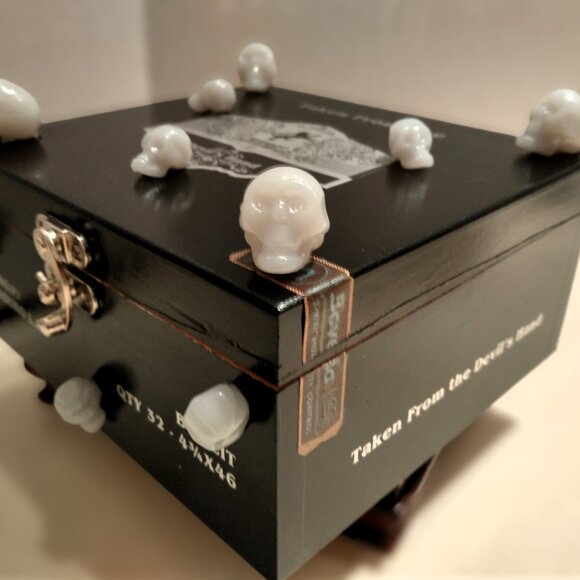 Suenos de Saundra Upcycled EXTREMELY RARE Esteban Cigar Box, Home Accent/Storage - Picture 8 of 12